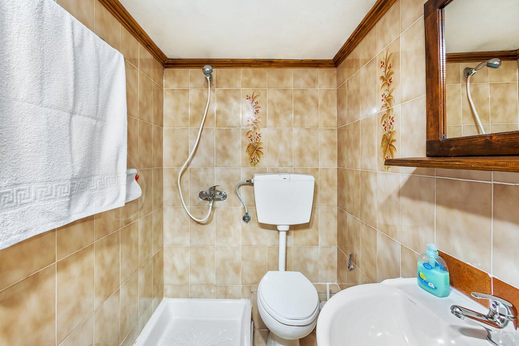 Xenios Loutra Village Karnagio ภายนอก รูปภาพ